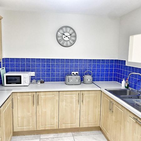 2 Bed City Centre Apt, Free Parking - Albert Clock, Customs House 벨파스트 외부 사진