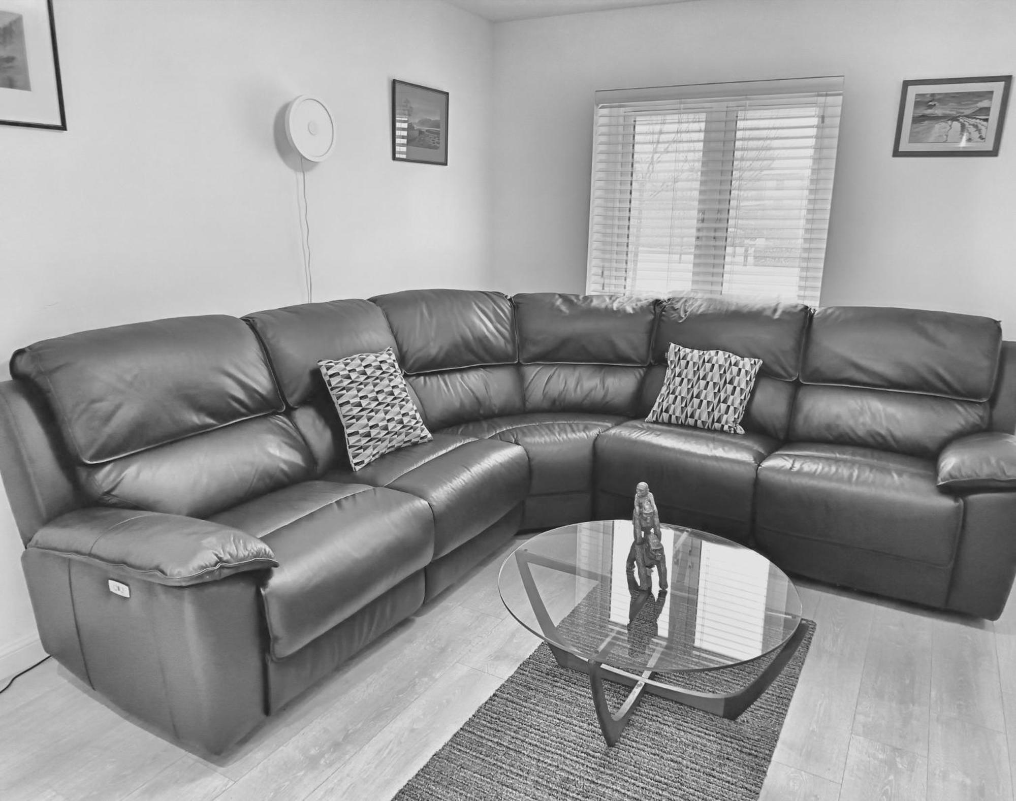 2 Bed City Centre Apt, Free Parking - Albert Clock, Customs House 벨파스트 외부 사진