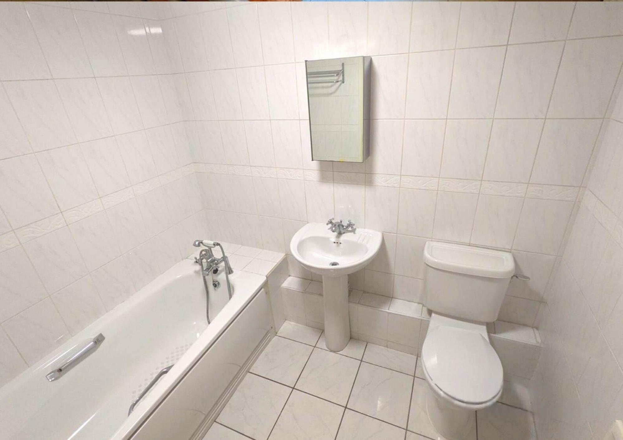 2 Bed City Centre Apt, Free Parking - Albert Clock, Customs House 벨파스트 외부 사진